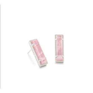 KENDRA SCOTT Pink Bar Earrings - KS Lady in Rose Quartz